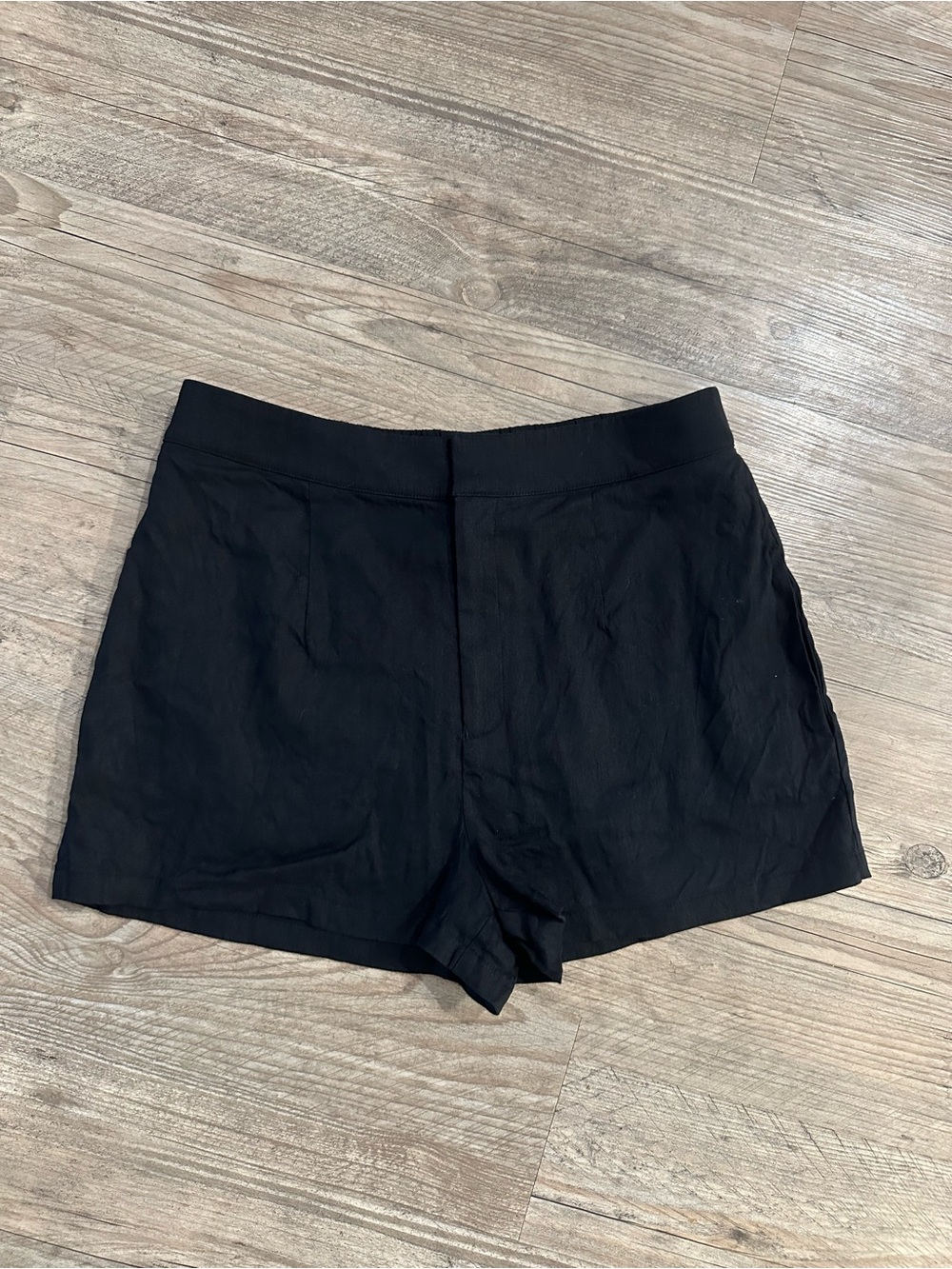 NWOT Gianni Bini black shorts, size 10